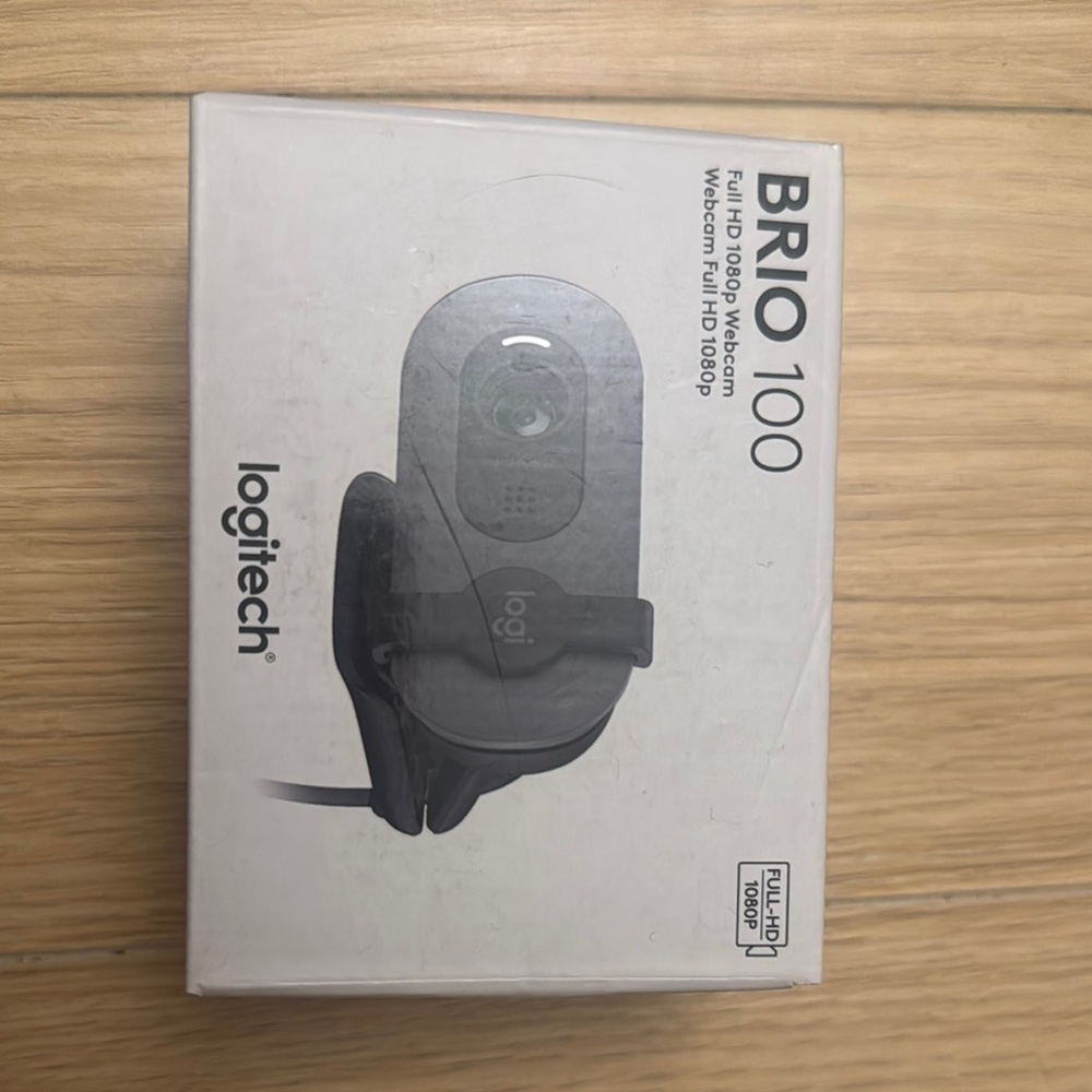 Logitech BRIO 100 HD Webcam in Black